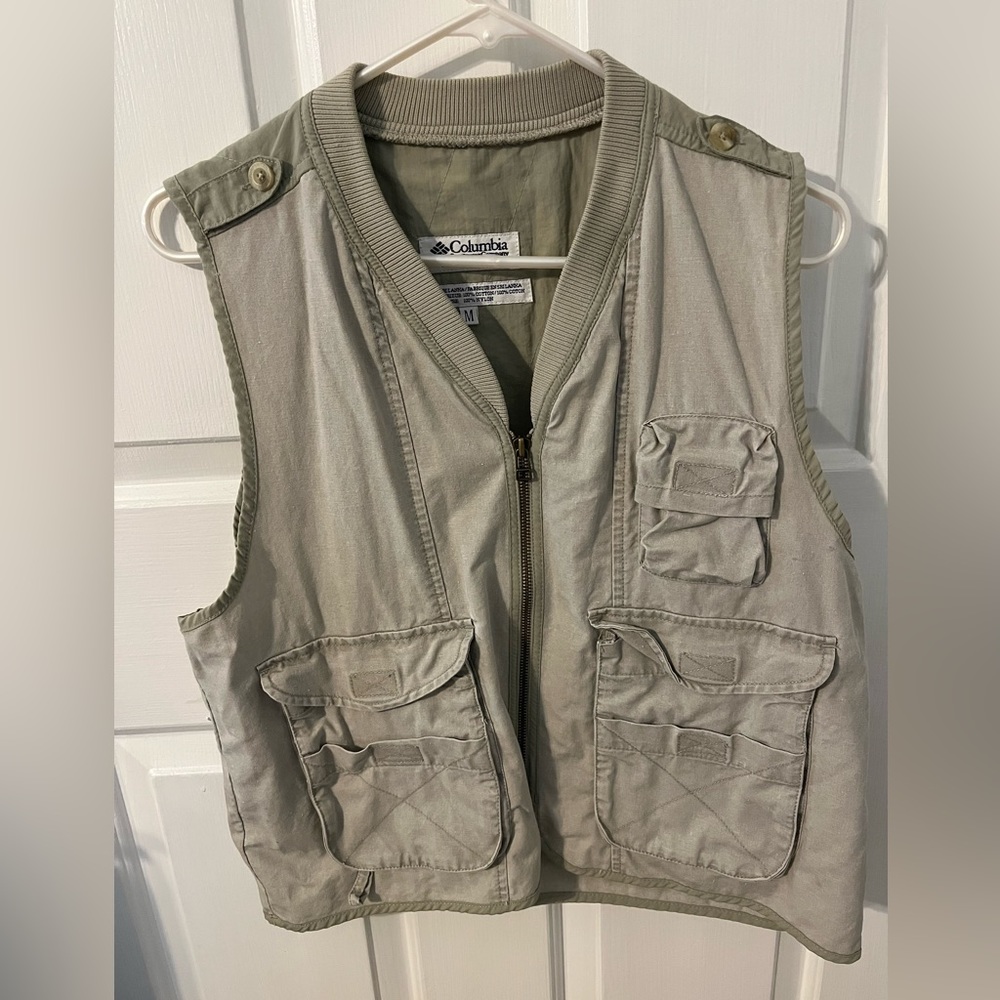 Columbia sporting vest, size medium, tan/green in color